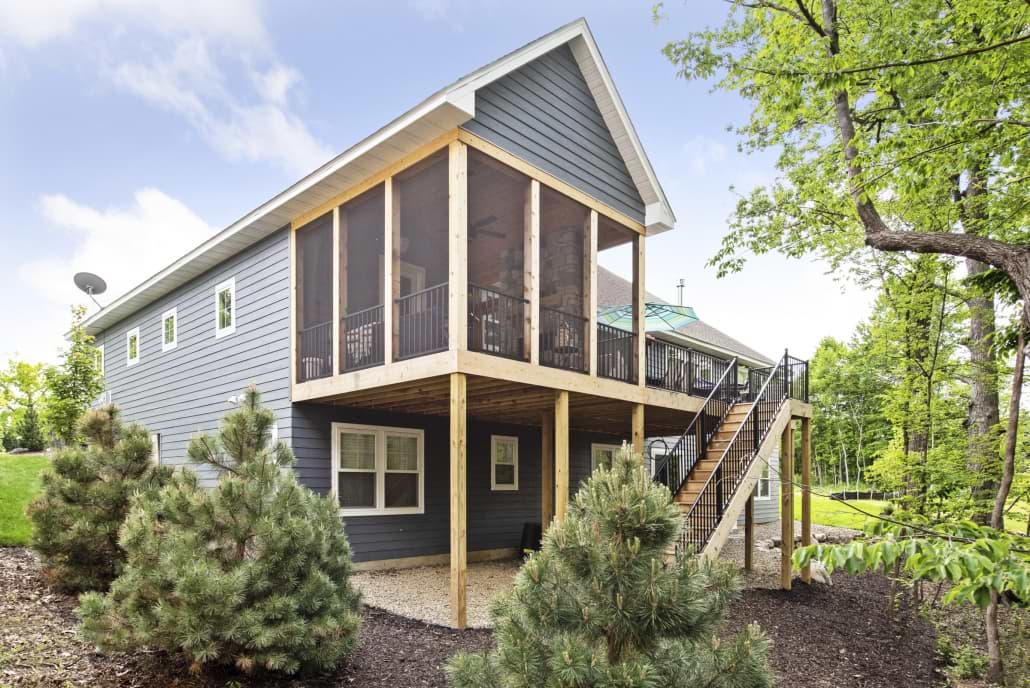 Screen porch and deck transition